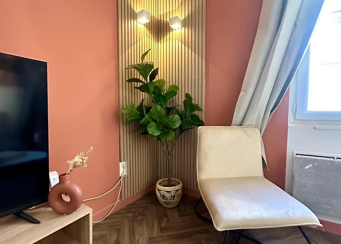 Apartamento Jolie 2 Pieces Avec Terrasse Au Centre-ville, Proche Gare Narbona